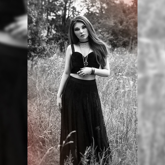 Meet your Posher, Erin - Picture 3 of 4